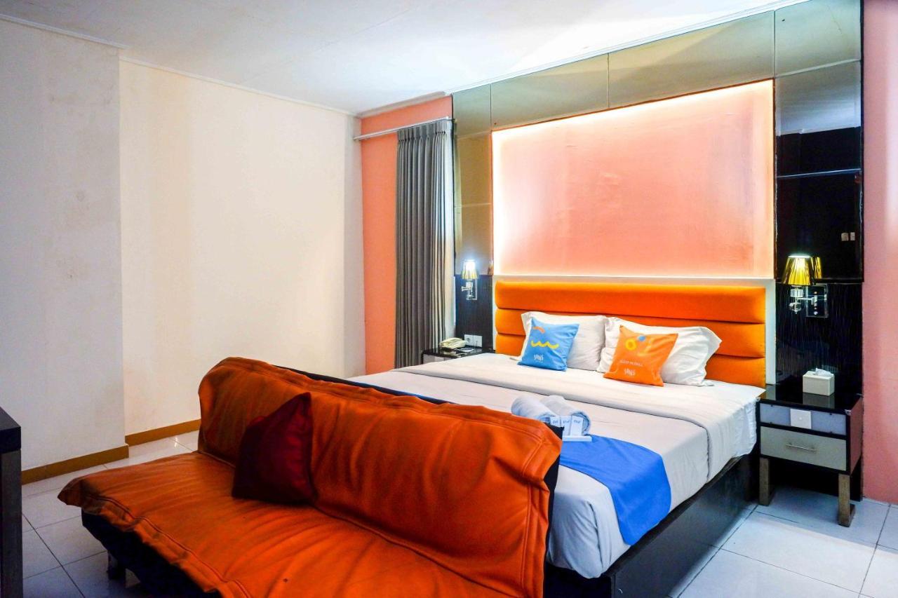 Sans Hotel International Surabaya Gubeng Exterior foto