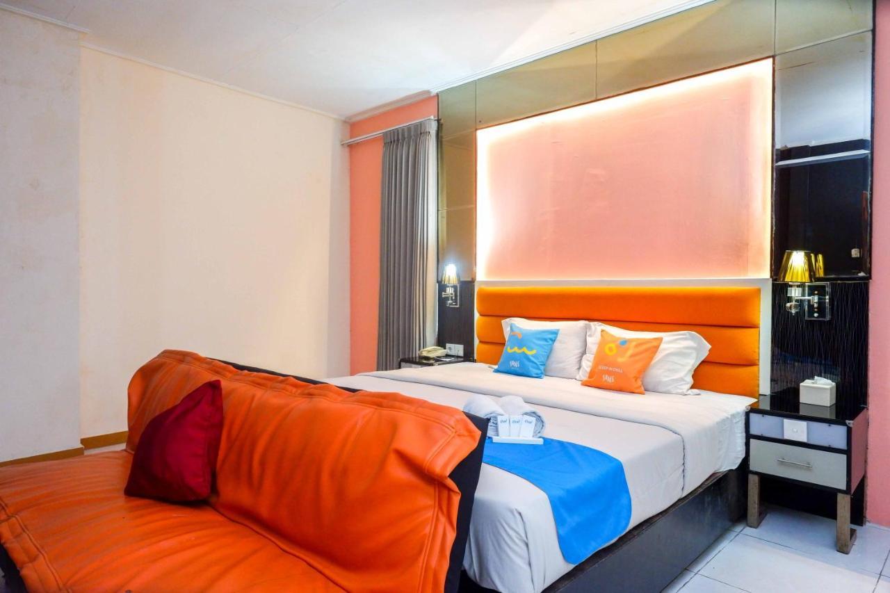 Sans Hotel International Surabaya Gubeng Exterior foto
