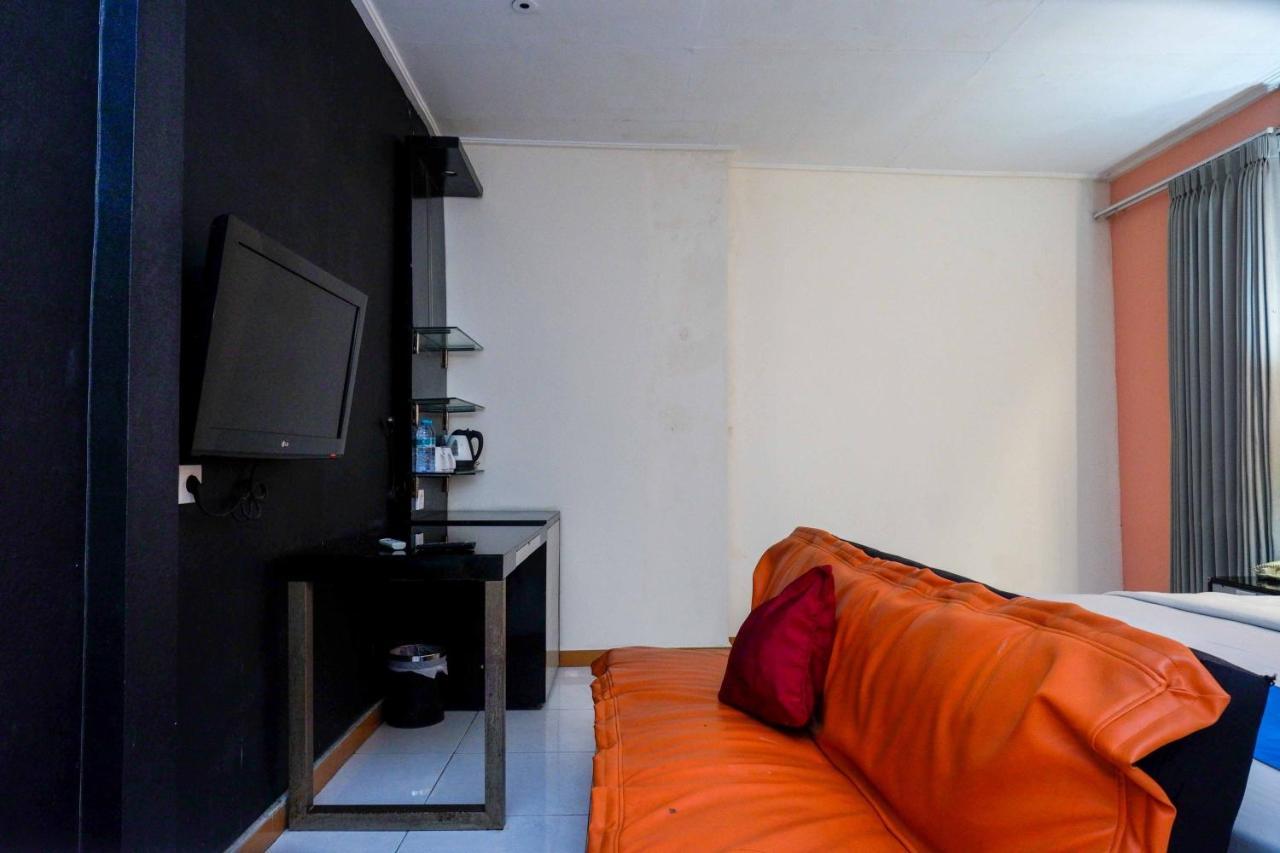 Sans Hotel International Surabaya Gubeng Exterior foto