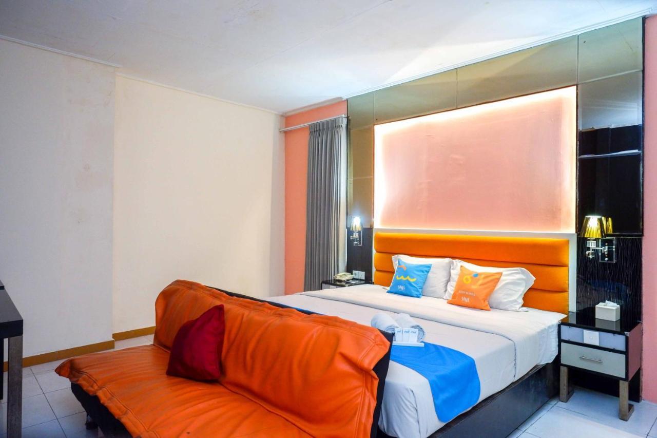 Sans Hotel International Surabaya Gubeng Exterior foto