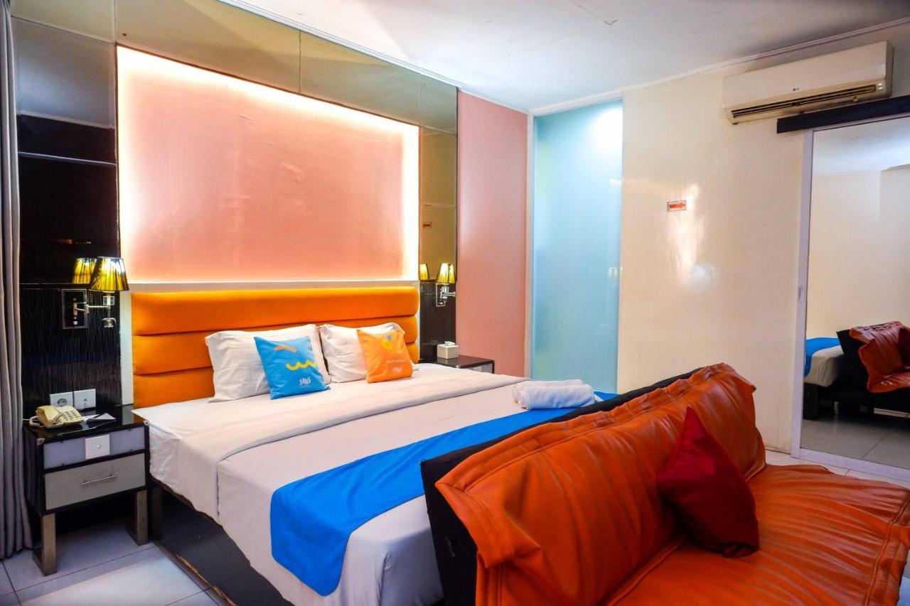 Sans Hotel International Surabaya Gubeng Exterior foto
