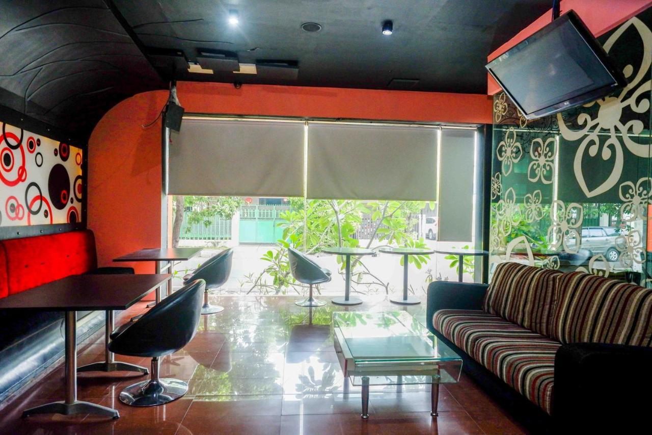 Sans Hotel International Surabaya Gubeng Exterior foto