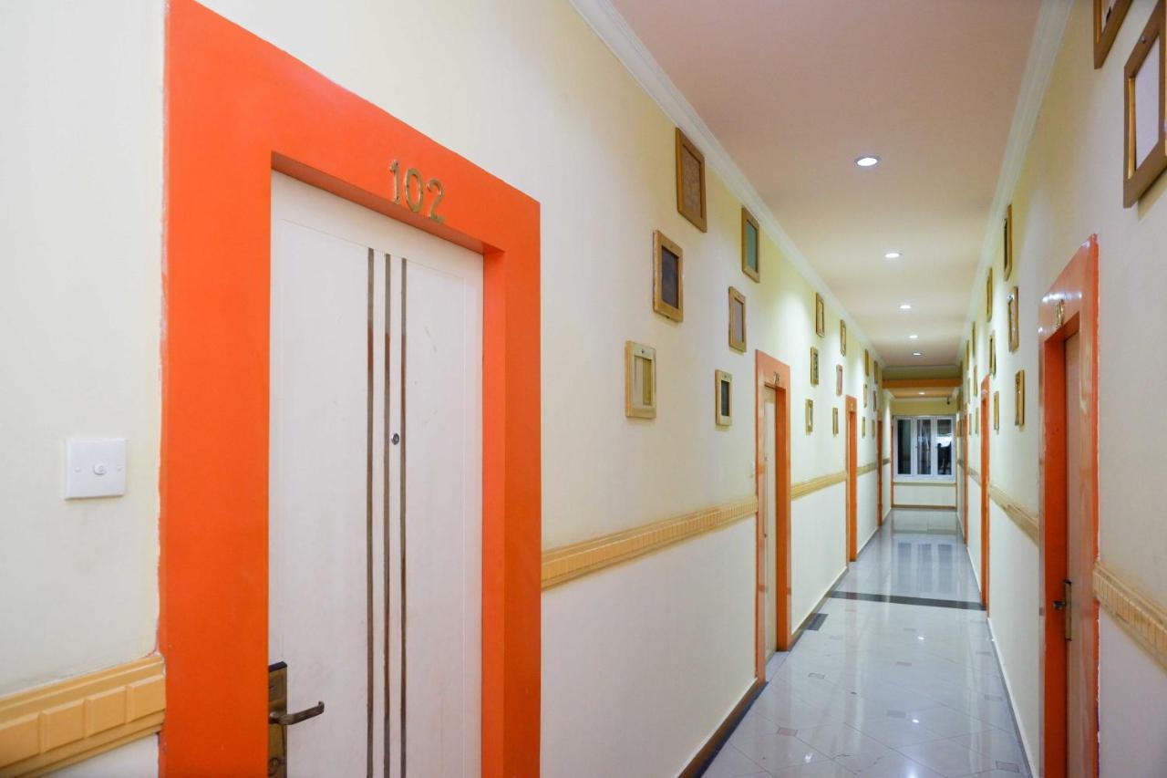 Sans Hotel International Surabaya Gubeng Exterior foto