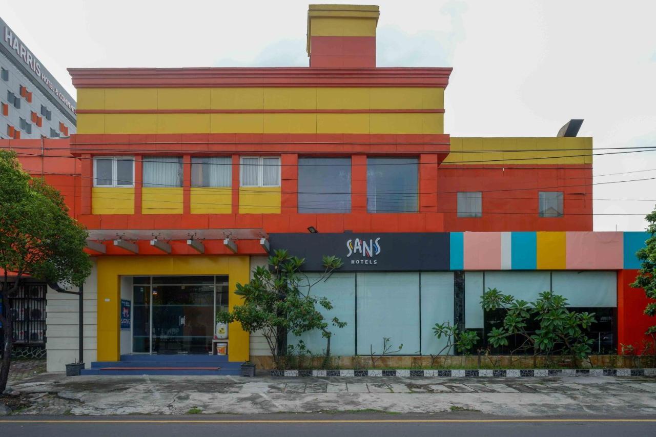 Sans Hotel International Surabaya Gubeng Exterior foto